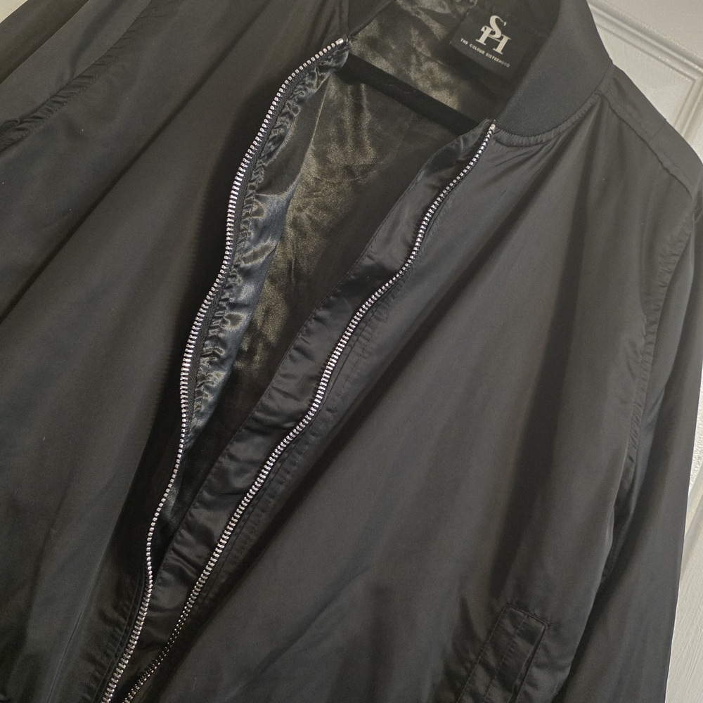 Black Jacket - Picture 4 of 5